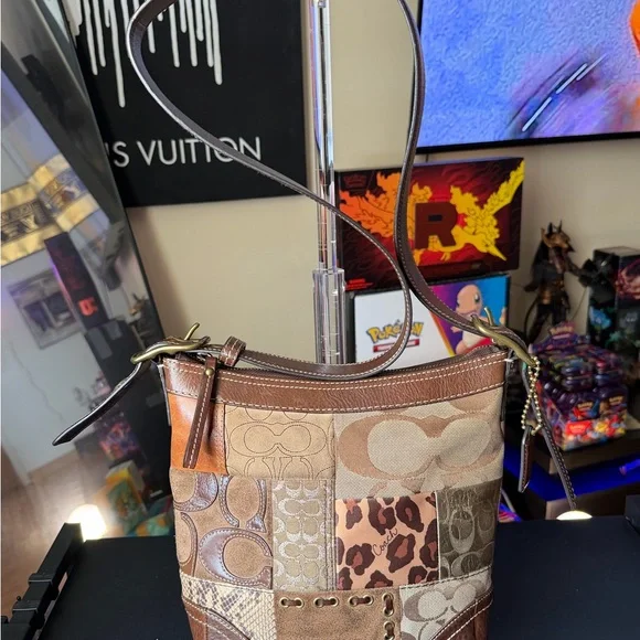 Sold - Picture 1 of 9